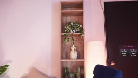 Lia  online show from May 7, 2026, 12:32 pm