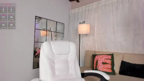 Lia online show from June 18, 2026, 12:20 pm