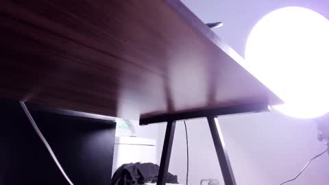 Liam Smith online show from October 1, 2025, 12:22 pm