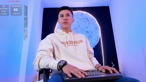 Liam Smith online show from October 27, 2025, 11:58 am