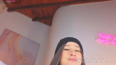 Lia Cox online show from December 27, 2024, 9:50 am