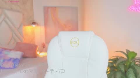 Snapshot of liacox chatting on October 1, 2025, 3:01 am Lia Cox online show from October 1, 2025, 3:01 am