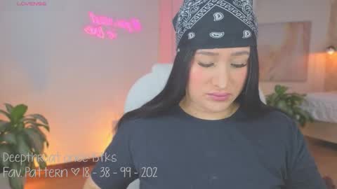 Snapshot of liacox chatting on October 2, 2025, 3:02 am Lia Cox online show from October 2, 2025, 3:02 am