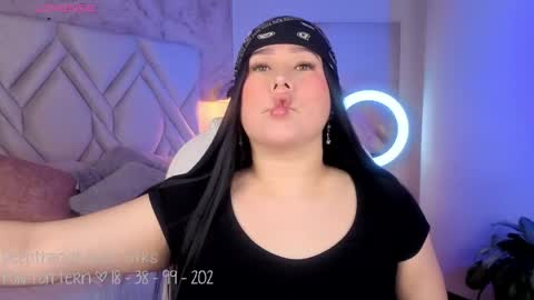Lia Cox online show from April 22, 2026, 7:26 pm
