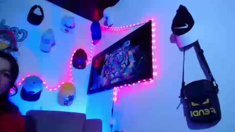            online show from September 22, 2025, 10:56 pm