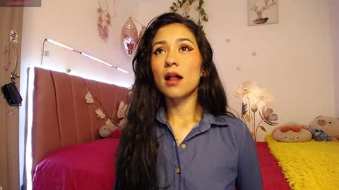 liahdiaz_ online show from April 5, 2026, 4:26 pm