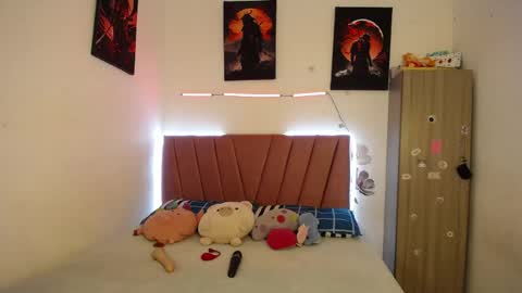 liahdiaz_ online show from May 9, 2026, 4:34 pm
