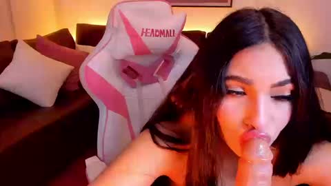 Liah online show from September 16, 2025, 1:06 am