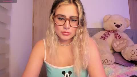 Snapshot of liahkimi chatting on October 6, 2025, 10:51 pm Lia  online show from October 6, 2025, 10:51 pm