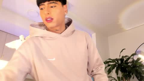 Liam online show from March 26, 2026, 8:20 am