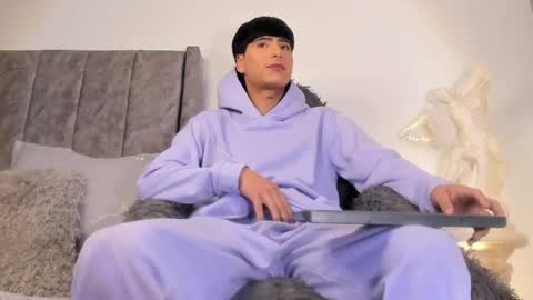 Liam online show from March 29, 2026, 2:06 pm