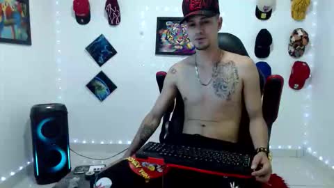 Snapshot of liam_andres12 chatting on February 10, 2026, 9:19 pm Andres online show from February 10, 2026, 9:19 pm
