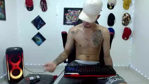 Snapshot of liam_andres12 chatting on February 12, 2026, 11:00 pm Andres online show from February 12, 2026, 11:00 pm