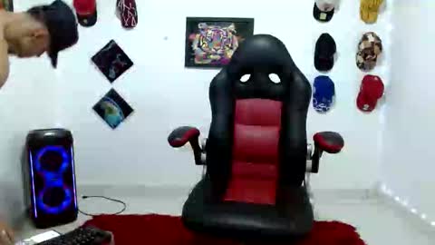 Snapshot of liam_andres12 chatting on February 13, 2026, 10:50 pm Andres online show from February 13, 2026, 10:50 pm