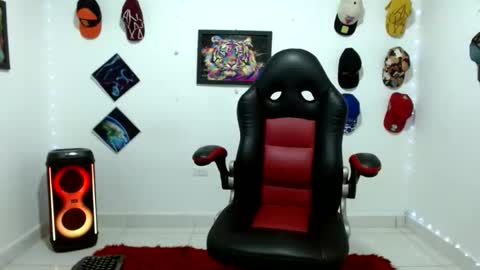 Snapshot of liam_andres12 chatting on February 22, 2026, 10:52 pm Andres online show from February 22, 2026, 10:52 pm