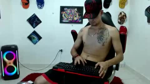 Snapshot of liam_andres12 chatting on February 25, 2026, 11:03 pm Andres online show from February 25, 2026, 11:03 pm