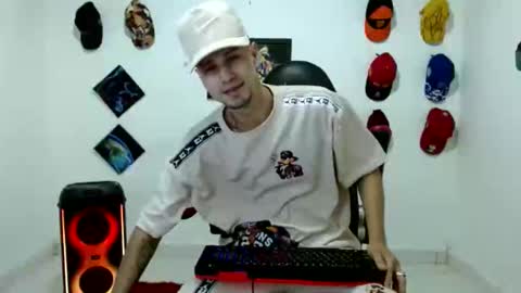 Snapshot of liam_andres12 chatting on March 6, 2026, 11:23 pm Andres online show from March 6, 2026, 11:23 pm