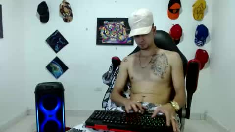 Snapshot of liam_andres12 chatting on March 7, 2026, 11:24 pm Andres online show from March 7, 2026, 11:24 pm