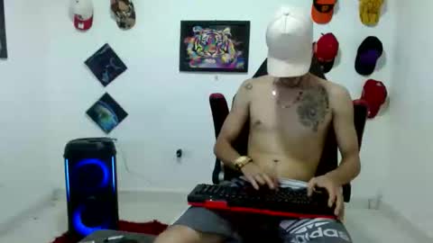 Snapshot of liam_andres12 chatting on March 11, 2026, 11:00 pm Andres online show from March 11, 2026, 11:00 pm