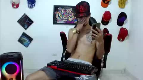Snapshot of liam_andres12 chatting on March 20, 2026, 11:20 pm Andres online show from March 20, 2026, 11:20 pm