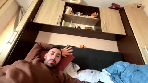 Snapshot of liam_daniel chatting on February 21, 2025, 9:34 am Liam online show from February 21, 2025, 9:34 am