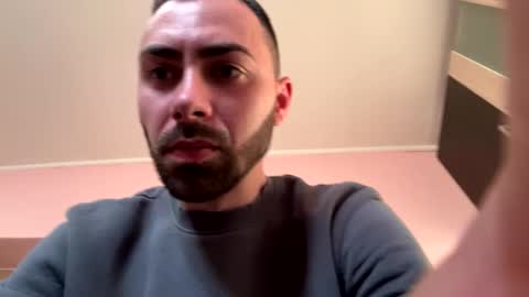 Snapshot of liam_daniel chatting on February 23, 2025, 5:34 am Liam online show from February 23, 2025, 5:34 am