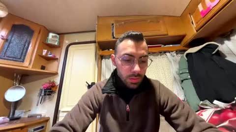 Snapshot of liam_daniel chatting on March 1, 2025, 1:18 pm Liam online show from March 1, 2025, 1:18 pm