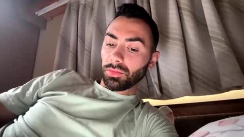 Snapshot of liam_daniel chatting on September 21, 2025, 8:05 am Liam online show from September 21, 2025, 8:05 am