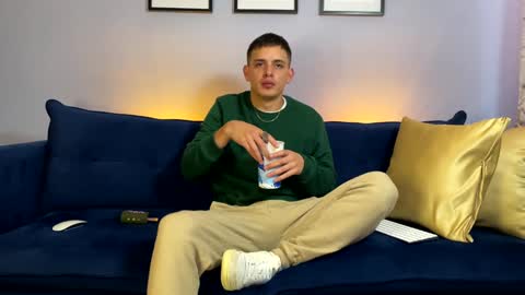 Liam online show from January 13, 2025, 1:17 pm