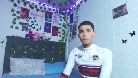 Snapshot of liam_honey18 chatting on September 29, 2025, 2:38 am liam_honey18 online show from September 29, 2025, 2:38 am