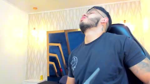 LIAM KLEIN online show from January 19, 2026, 11:14 am