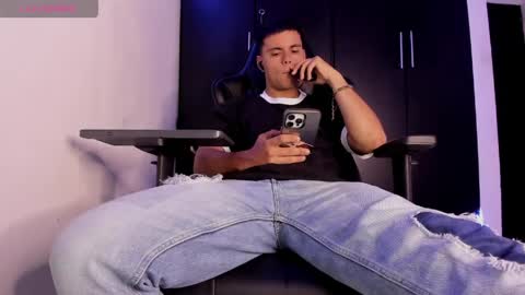 Liam online show from May 9, 2026, 7:02 am