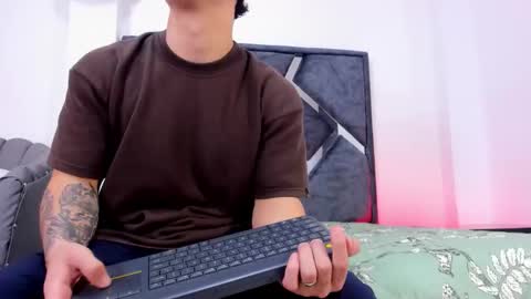 Call me Lian online show from January 17, 2026, 12:21 pm