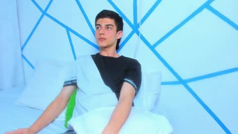 liam_scott7 online show from December 6, 2024, 7:12 pm