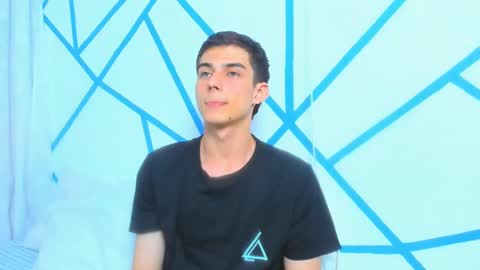 liam_scott7 online show from February 6, 2025, 9:06 pm