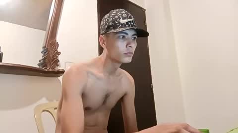 liam_smith00 online show from January 30, 2025, 9:04 am