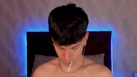 LIAM  online show from December 21, 2024, 5:14 am
