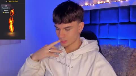 LIAM  online show from March 1, 2025, 4:47 am