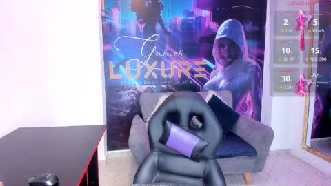 Lia online show from January 14, 2026, 1:50 pm