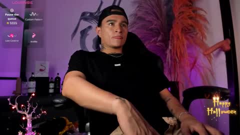 LiamDeep online show from October 21, 2025, 10:21 pm