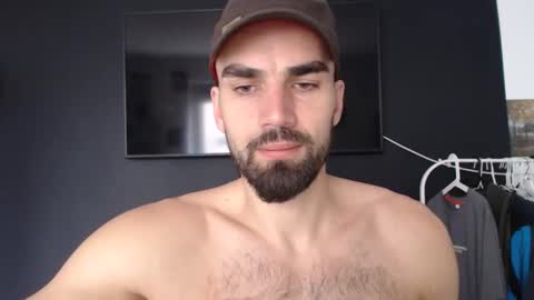 liam online show from November 6, 2025, 9:43 am