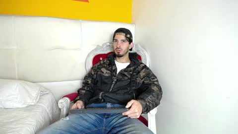 LiamLuxe online show from December 5, 2024, 12:00 pm