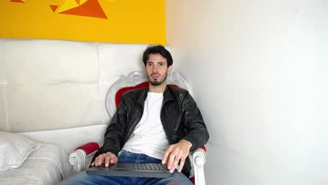 LiamLuxe online show from December 7, 2024, 12:13 pm