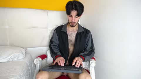 LiamLuxe online show from December 10, 2024, 4:06 pm