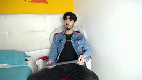LiamLuxe online show from December 13, 2024, 12:17 pm