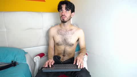 LiamLuxe online show from December 13, 2024, 3:21 pm