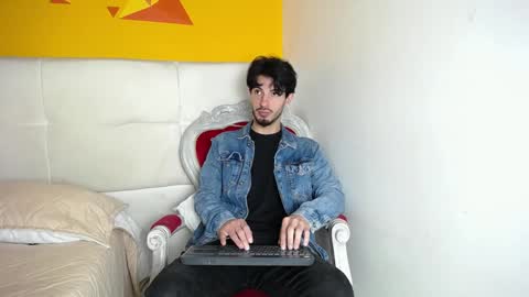 LiamLuxe online show from December 17, 2024, 1:05 pm