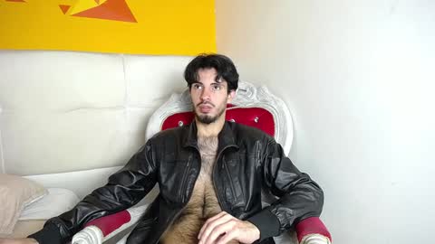 LiamLuxe online show from December 19, 2024, 1:07 pm