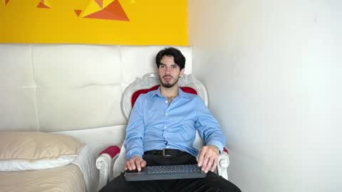 LiamLuxe online show from December 20, 2024, 12:49 pm