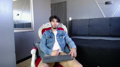 LiamLuxe online show from December 31, 2024, 4:04 pm